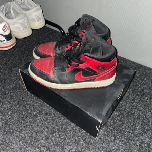 Jordan 1 - Snygga skor till ett mycket bra pris, säljer dom för jag inte använder längre 