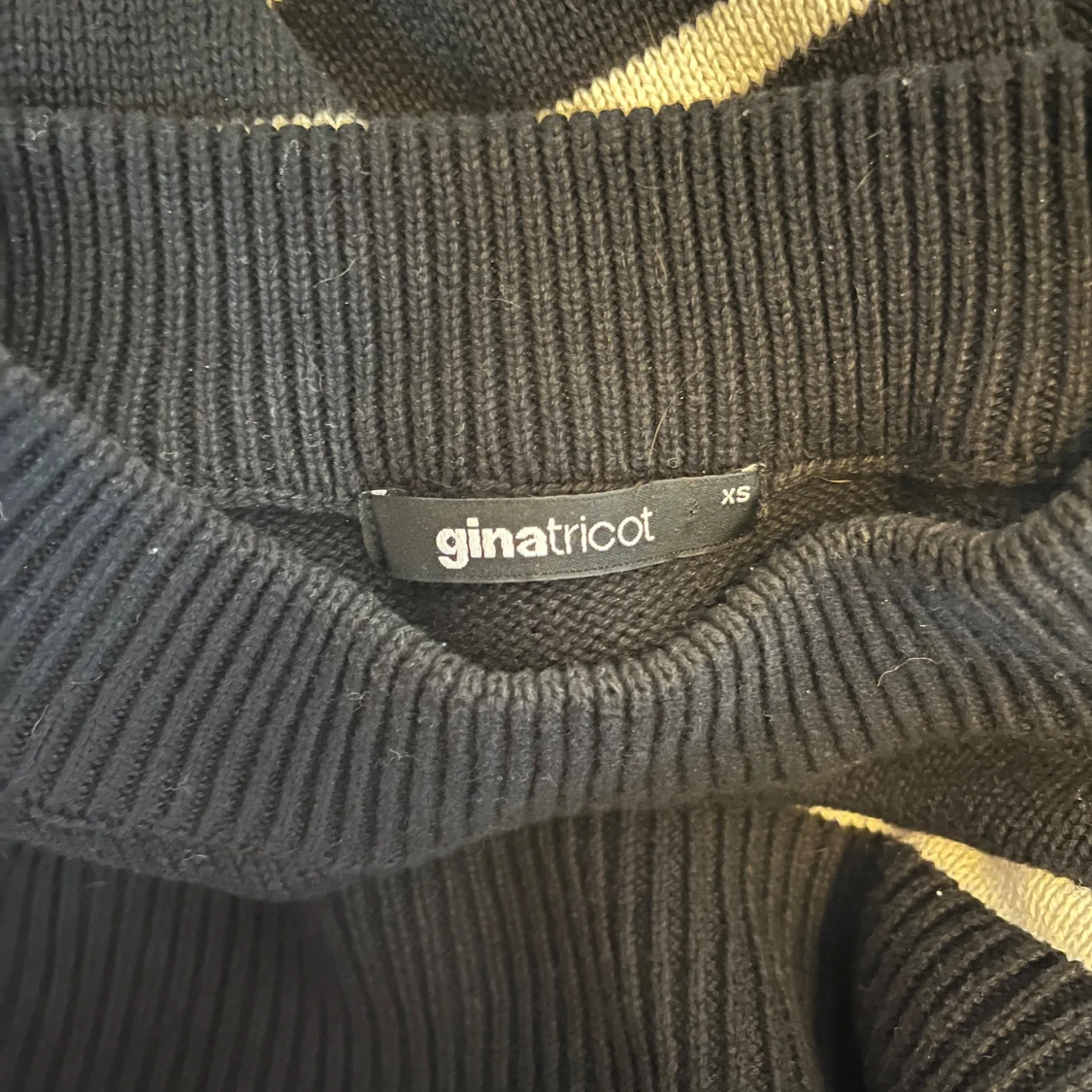 Stickad tröja  - 1