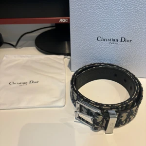 Dior Bälte - Dior Bälte  Kan Sänka Vid Smidig Affär 