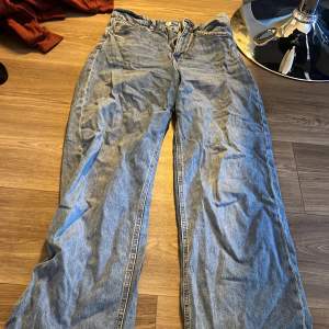 Jeans  Från H&M  Stolek 36  Använda 