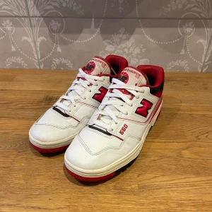 NEW BALANCE 550  - Skorna är i bra skick och inga skador. Priset är ej fast