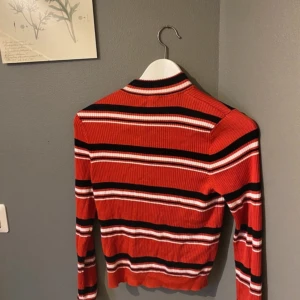 Randig tröja  - Så fin o skön Knappt Använd