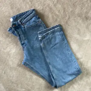 Ljusblåa Jack and Jones jeans i storlek 30/30 (Chris/Relaxed)  Skick 8/10 