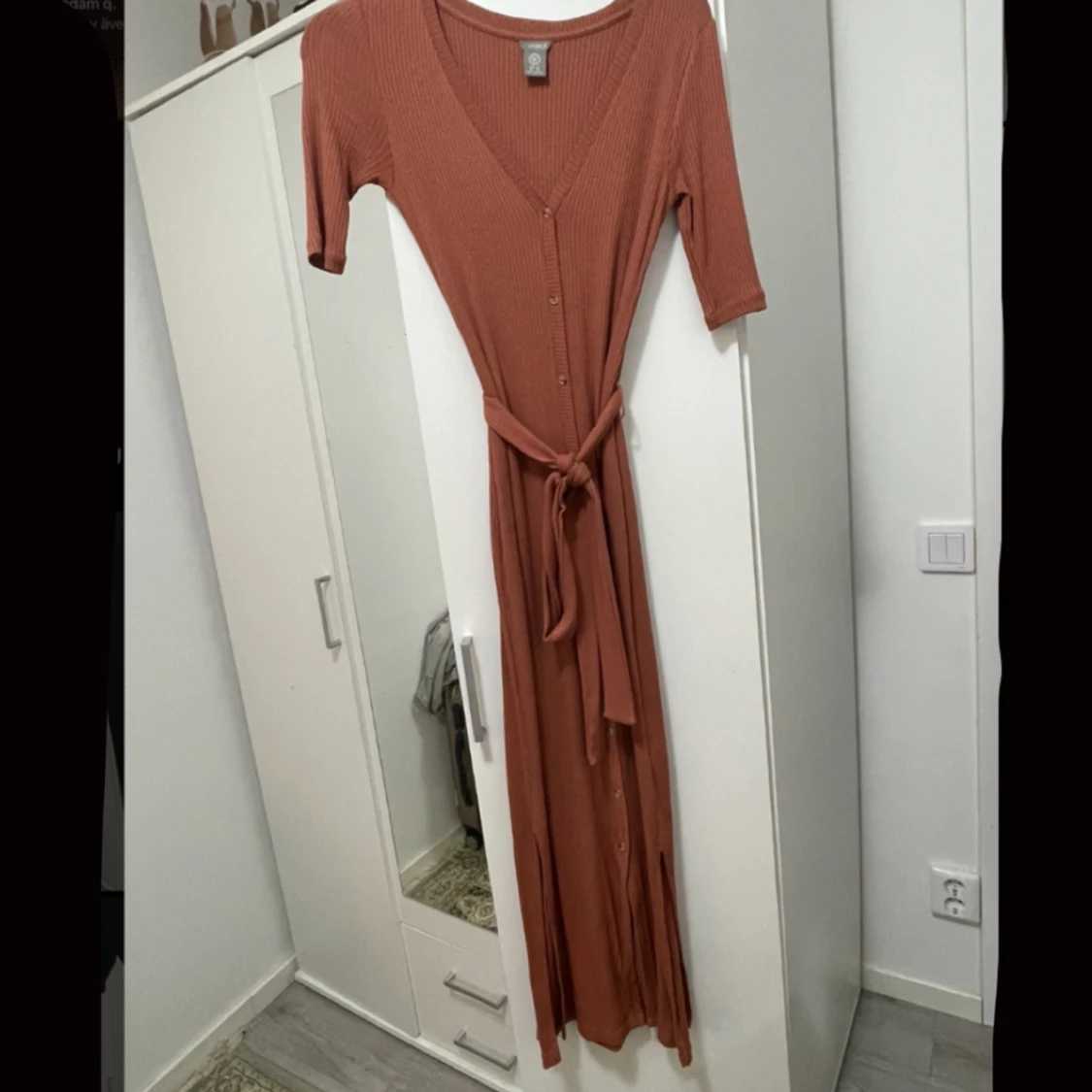 Rosa Ribbad Klänning(finns i svart)