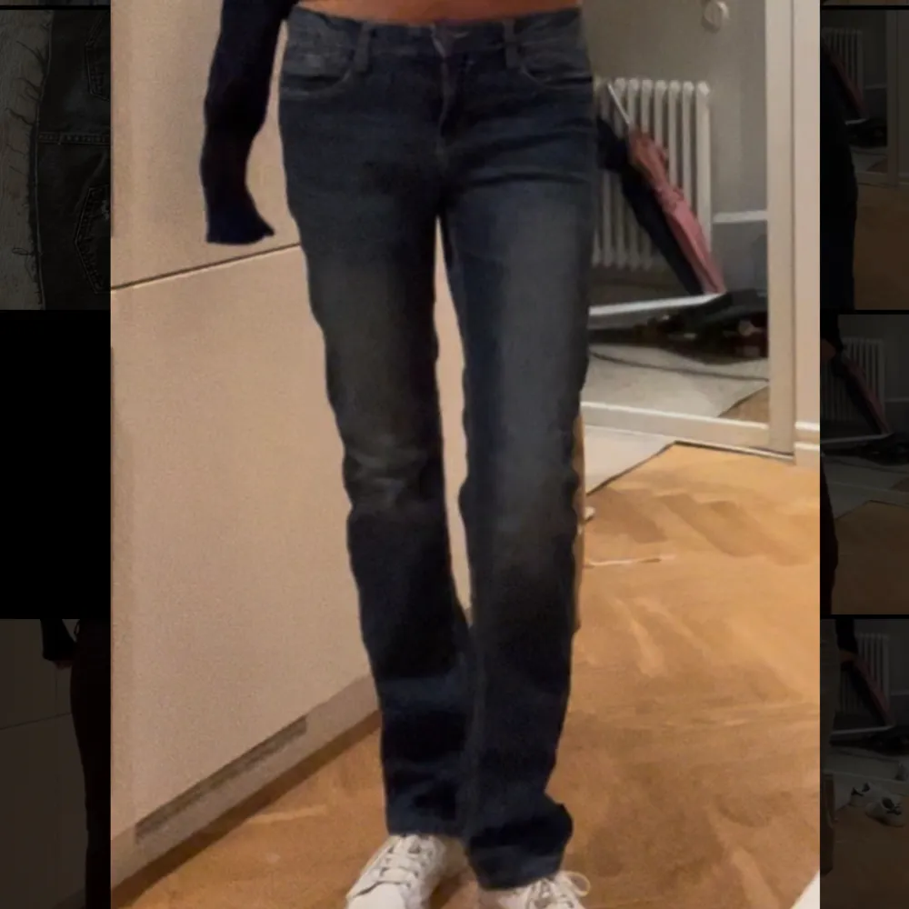 Så fina lågmidjade jeans i en mörkblå färg som passar mig som är 1,78! Aldrig använda . Jeans & Byxor.