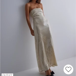 Paljett klänning Nelly  - Paljettklänning från Nelly, aldrig använd med lapparna kvar. 