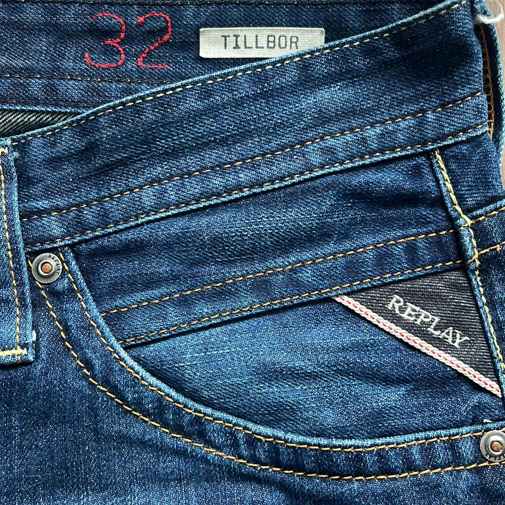 Säljer replay jeans i storleken 32/34. Jeans & Byxor.