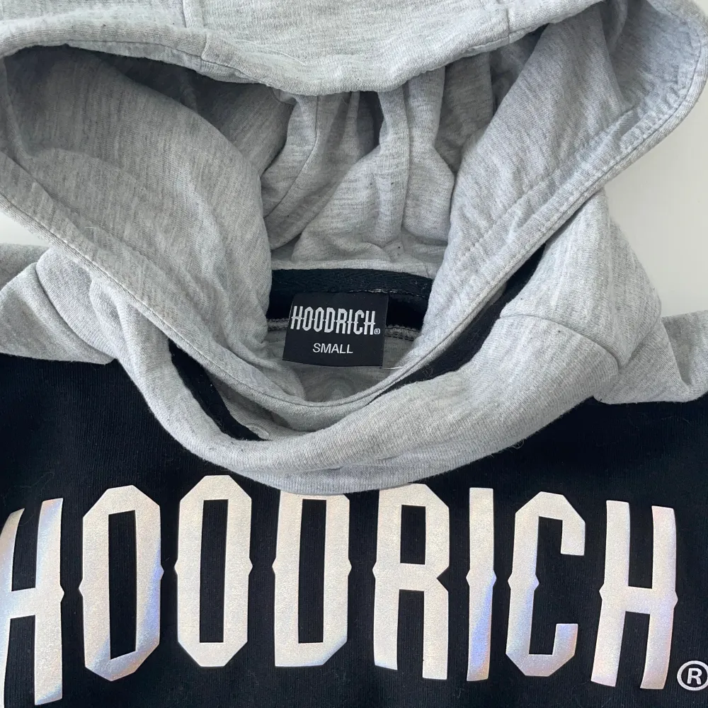 Hoodrich hoodie, 9/10 skick och köpt från JD sports. Pris kan diskuteras!. Hoodies.