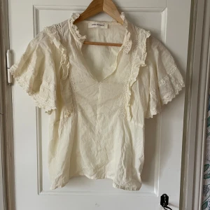 Blus - Blus från Sofie Schnoor, knappt använd.