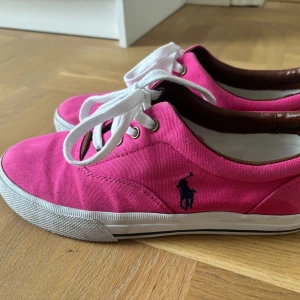 Skor Ralph Lauren Polo - Rosa tygskor stl 39, köpta i USA i Ralph Lauren-butik