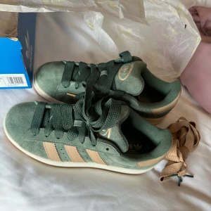 Adidas campus 00s - Helt nya, storlek 40, köpta utomlands finns ej i Sverige än.