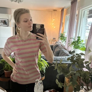 Skate t-shirt Junkyard  - Säljer denna då den helt enkelt inte kommit till användning🌟