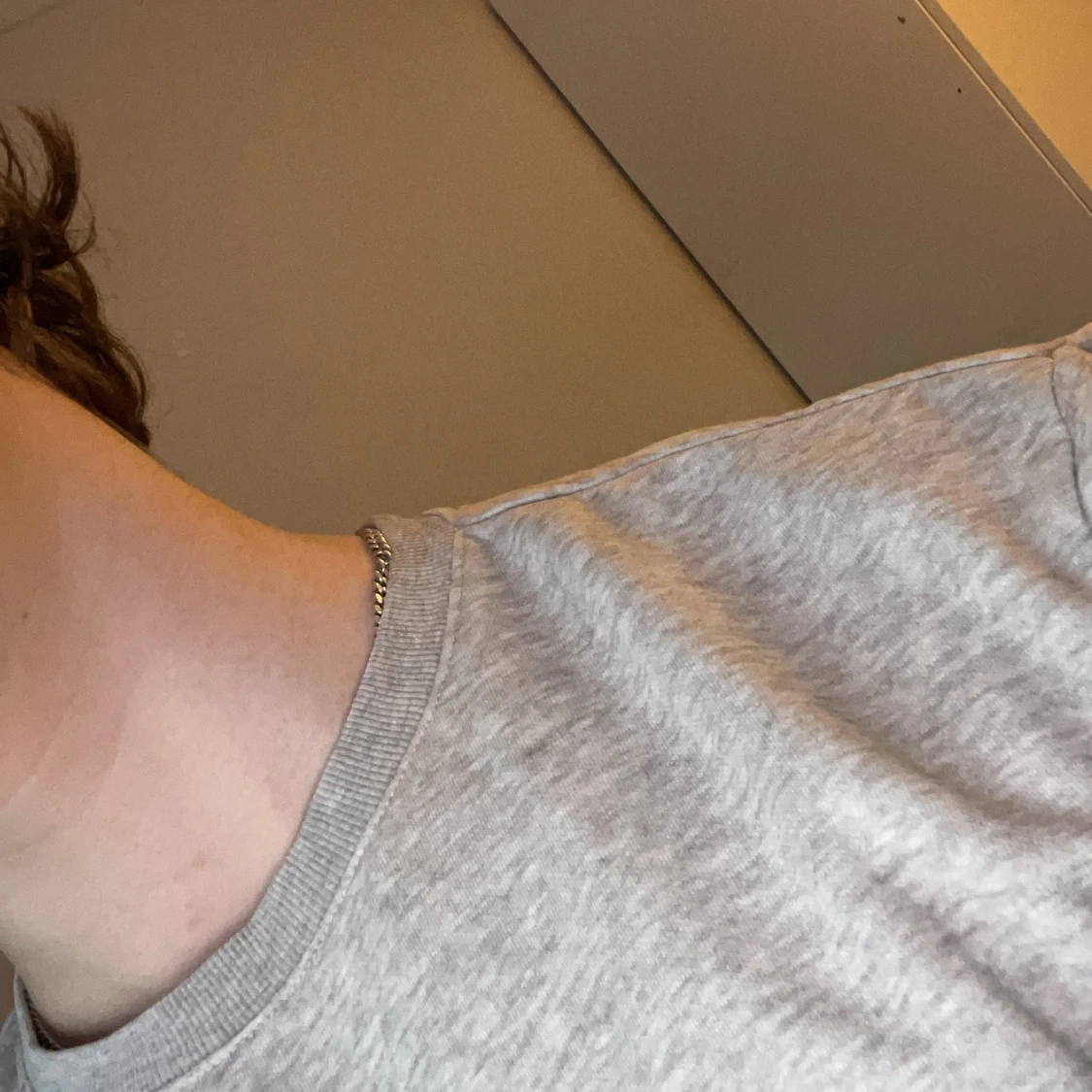 Grå sweatshirt  - 91