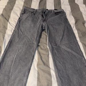 G Star Jeans straight relaxed fit - G Star jeans köpta för 1300kr. Skick 10/10 Pris kan diskuteras vid snabbaffär. Storlek 31/30