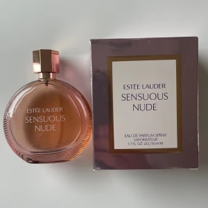 Esteé Lauder Nude. - Pudrig varm och sensuell doft. 50 ml Eau de Parfume.