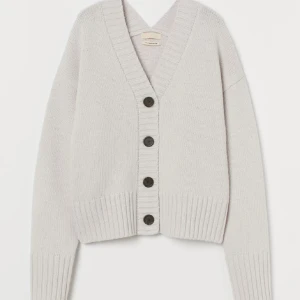 Cashmere kofta🫰🏽 - Jättefin kofta. Nästan aldrig använd!❤️