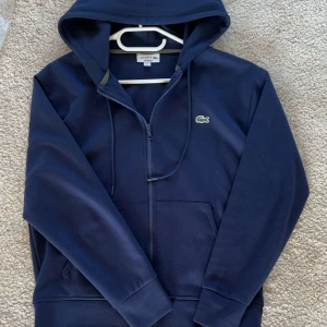 Lacoste kofta - Lacoste kofta storlek M , pris kan diskuteras 