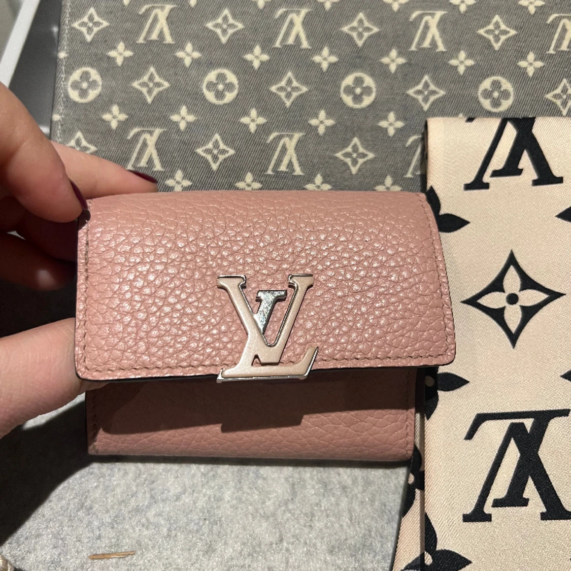 Louis Vuitton plånbok  - 90