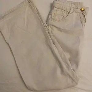 Vita jeans från H&M, i storlek 146.