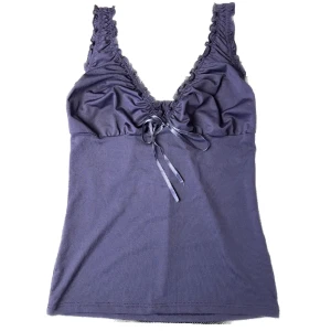 Snyggaste festtoppen - Finaste festtoppen i lite babydoll-stil. Så smickrande passform 🥰 strl S och i princip oanvänd! 