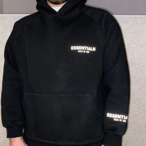 Essentials hoodie  - Storlek L, 10/10 skick 