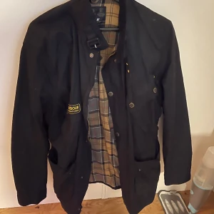 Oljerock barbour  - Xl och använd 2 gånger  