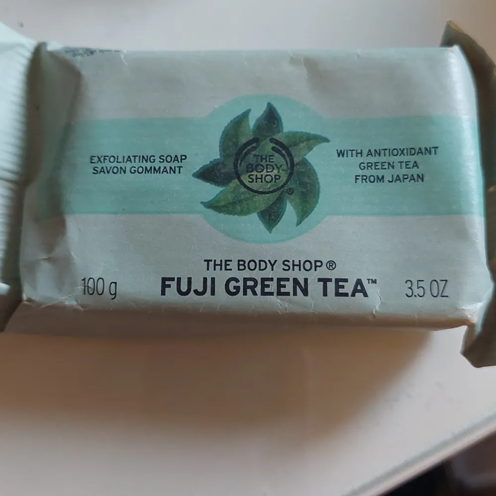 En tvål från body shop med doften fuji green tea. Säljer då jag har alldeles för många! Helt oöppnad.. Övrigt.