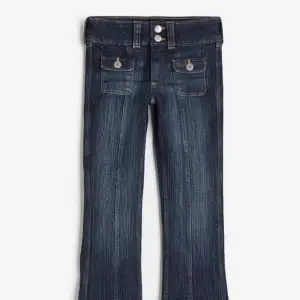 Hm barn jeans som är i storlek 134 men passar dig om du är runt 155💕.  Säljer pga av att jag redan har ett par andra💕 jätte bra skick! helt slutsålda på webbsidan💓