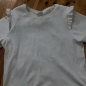 Zara t shirt - Jättegullig o aldrig använd