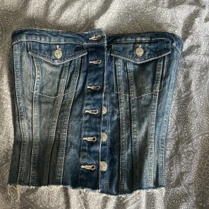 Zara jeans topp - Super fin zara topp med prislapp på