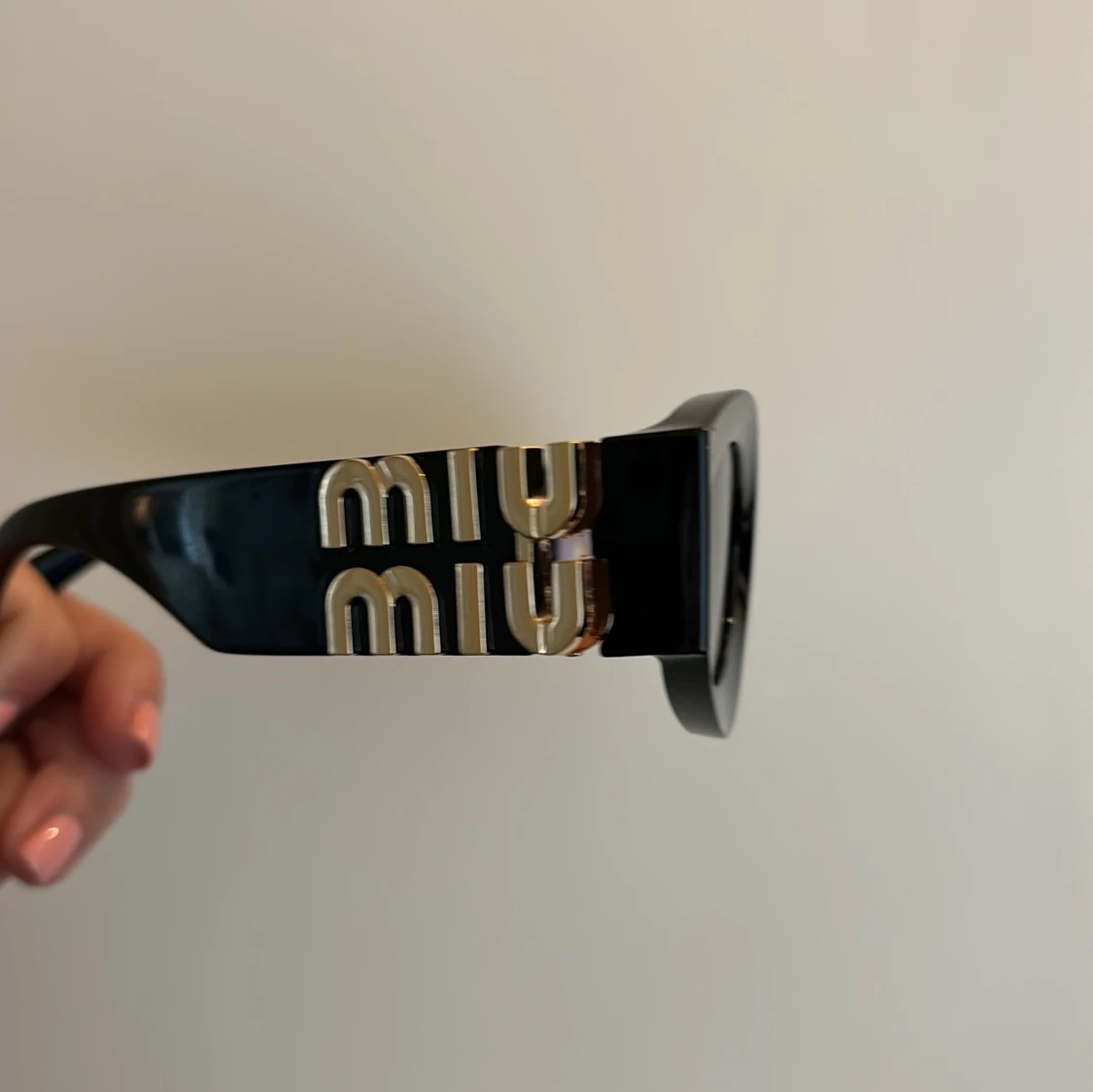 Miu miu solglasögon 