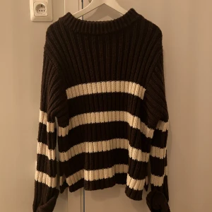 Zara Stickad tröja - XS, skriv för fler bilder. Kan diskutera prks