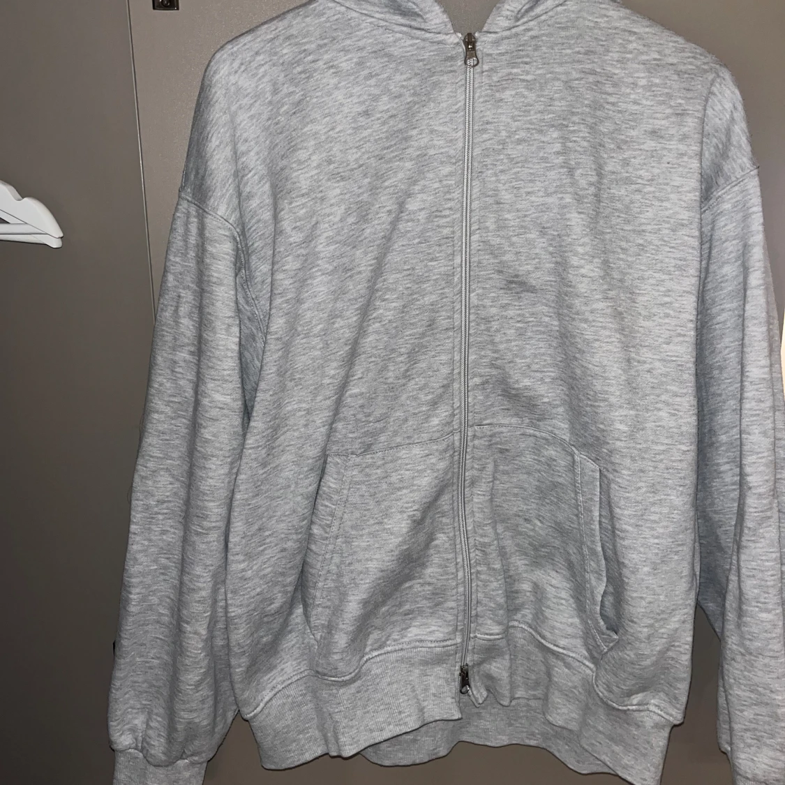 Oversize grå hoodie - 91