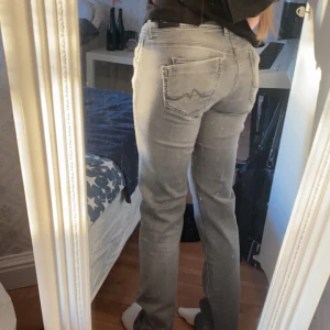 Pepe Jeans - Superfinaa lågmidjade pepe jeans i bra skick! Köpta på vinted men tyvärr för stora💕