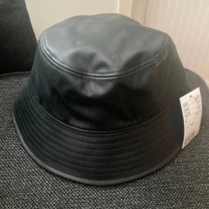 Fiskehatt/Bucket Hat - Fejkläder Nu med prislapp