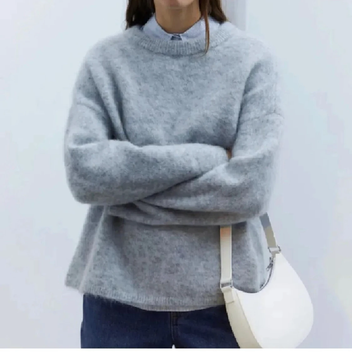 Grå stickad tröja mohair// H&M premium selektion  - 90