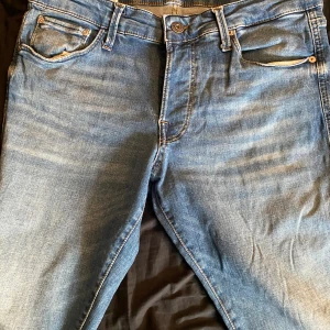 Jeans jack n Jones stl 33-32 - Jeans från Jack&jones Stl33-32 Fint skick