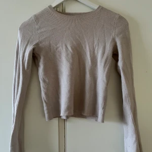 Tröja - Beige tröja