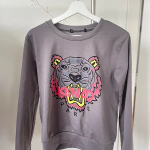 Fin kenzo tjocktröja - Tveka inte på att höra av er för mer information💕