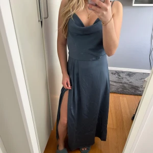 Balklänning  - Perfekt balklänning från bubbleroom är som ny andvänd en gång men märks inte. 