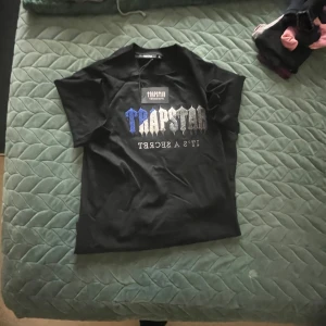 Trapstar t-shirt - Kp och diskutera pris e med p byten 