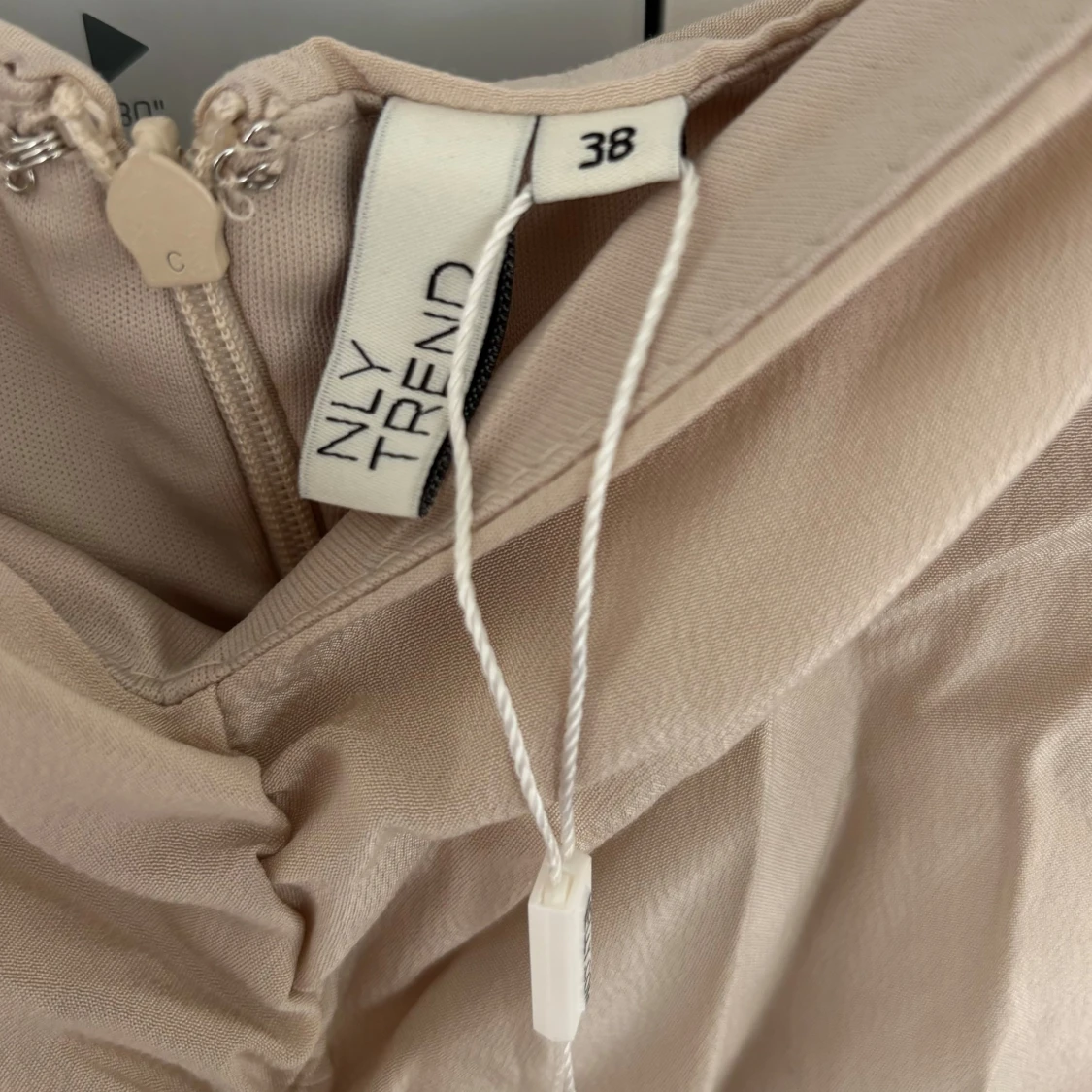 Beige klänning - 91