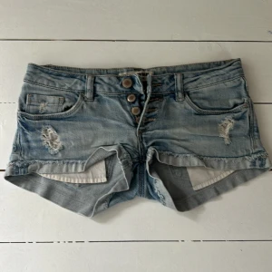 Jätte snygga jeans shorts i stl 32 (xs-s) - 💓💓💓