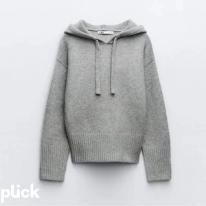 Stickad zara hoodie - Använd fåtal gånger! Jätte fin!!
