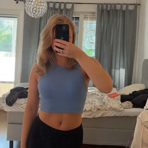 Blå topp  - Blå Zara topp💙ribbat stretchigt material