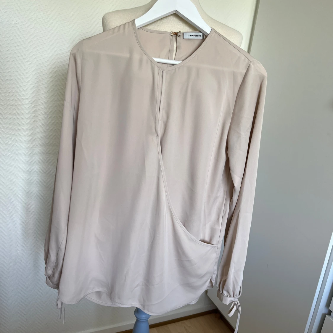 J Lindeberg beige blus 