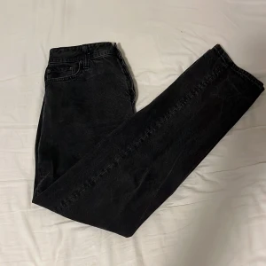 Jack & Jones loose/chris Jeans  - Jack & Jones jeans i storlek 30/34 passar 30/32👍 