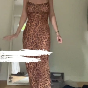 leopard klänning  - bara testad!