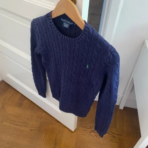 Ralph Lauren Stickad Tröja - Nypris: 2400 kr (235 USD) Mycket bra skick! Storlek: S