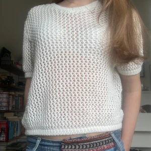 Söt stickad topp - Jättesöt stickad topp, står ingen storlek men passar xs-m!💓